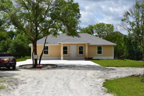 House in Okeechobee, Florida 3 bedrooms, 130.06 sq.m. № 1227072 - photo 5