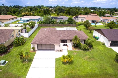 Villa ou maison à vendre à Punta Gorda, Floride: 3 chambres, 145.95 m2 № 1334314 - photo 7