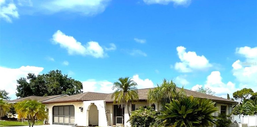 Villa ou maison à Punta Gorda, Floride 3 chambres, 145.95 m2 № 1334314