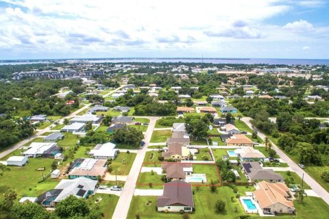 Villa ou maison à vendre à Punta Gorda, Floride: 3 chambres, 145.95 m2 № 1334314 - photo 3