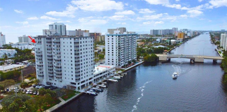 Condo in Pompano Beach, Florida, 2 bedrooms  № 1050071