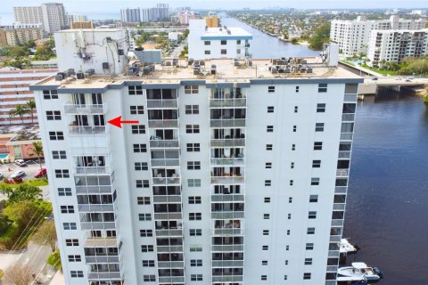 Copropriété à vendre à Pompano Beach, Floride: 2 chambres, 99.31 m2 № 1050071 - photo 2