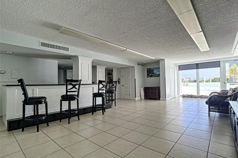 Condo in Pompano Beach, Florida, 2 bedrooms  № 1050071 - photo 8