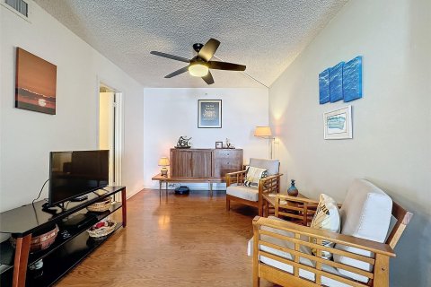 Condo in Pompano Beach, Florida, 2 bedrooms  № 1050071 - photo 22