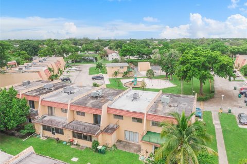 Adosado en venta en Tamarac, Florida, 3 dormitorios, 173.26 m2 № 1059076 - foto 8