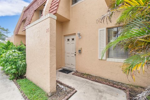 Townhouse in Tamarac, Florida 3 bedrooms, 173.26 sq.m. № 1059076 - photo 29