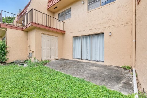 Townhouse in Tamarac, Florida 3 bedrooms, 173.26 sq.m. № 1059076 - photo 10