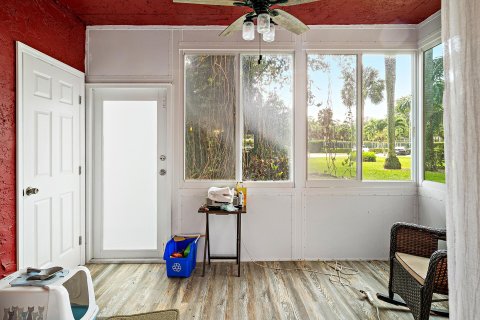 Condominio en venta en Palm Springs, Florida, 1 dormitorio, 83.7 m2 № 1059075 - foto 6