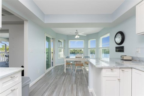 Villa ou maison à vendre à Port Charlotte, Floride: 4 chambres, 292.74 m2 № 1066051 - photo 18