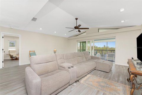 Villa ou maison à vendre à Port Charlotte, Floride: 4 chambres, 292.74 m2 № 1066051 - photo 10