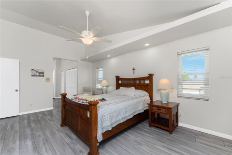 Villa ou maison à vendre à Port Charlotte, Floride: 4 chambres, 292.74 m2 № 1066051 - photo 28