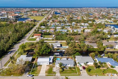 House in Punta Gorda, Florida 2 bedrooms, 108.14 sq.m. № 1429045 - photo 1