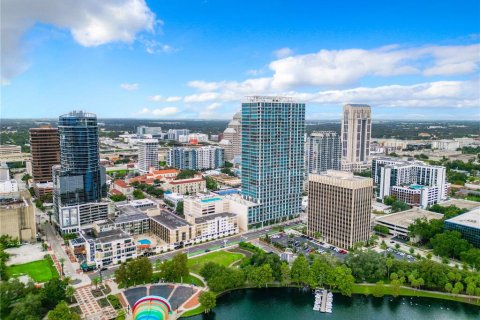 Condo in Orlando, Florida, 1 bedroom  № 1354173 - photo 1