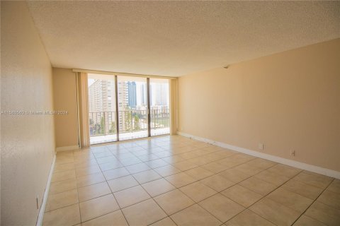 Condominio en venta en Sunny Isles Beach, Florida, 2 dormitorios, 129.69 m2 № 1159058 - foto 10