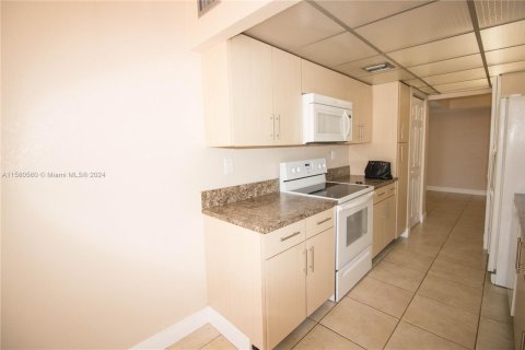 Condo in Sunny Isles Beach, Florida, 2 bedrooms  № 1159058 - photo 5