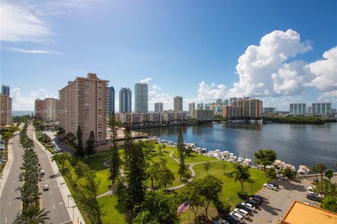 Condo in Sunny Isles Beach, Florida, 2 bedrooms  № 1159058 - photo 2