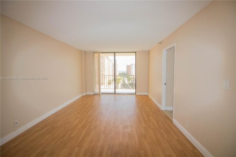 Condo in Sunny Isles Beach, Florida, 2 bedrooms  № 1159058 - photo 14