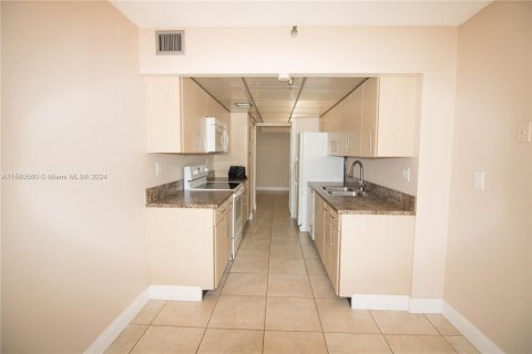 Condo in Sunny Isles Beach, Florida, 2 bedrooms  № 1159058 - photo 7