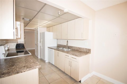 Condo in Sunny Isles Beach, Florida, 2 bedrooms  № 1159058 - photo 6