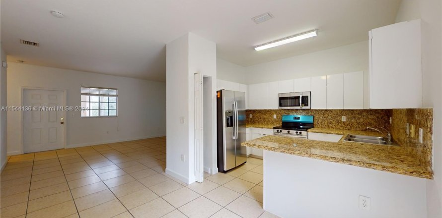 Condominio en Homestead, Florida, 2 dormitorios  № 1045282