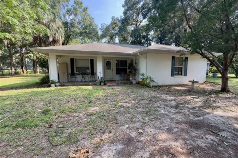 House in Inglis, Florida 3 bedrooms, 117.99 sq.m. № 1346839 - photo 1