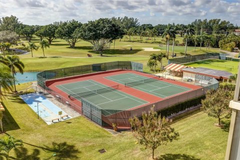 Condo in Pembroke Pines, Florida, 2 bedrooms  № 1232938 - photo 20