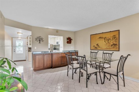 Condominio en venta en Pembroke Pines, Florida, 2 dormitorios, 108.7 m2 № 1232938 - foto 8