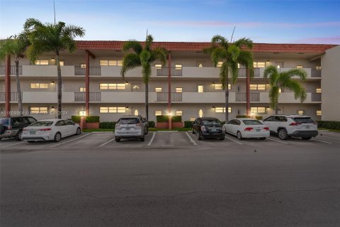 Condominio en venta en Pembroke Pines, Florida, 2 dormitorios, 108.7 m2 № 1232938 - foto 16