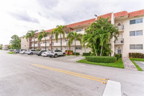Condominio en venta en Pembroke Pines, Florida, 2 dormitorios, 108.7 m2 № 1232938 - foto 15