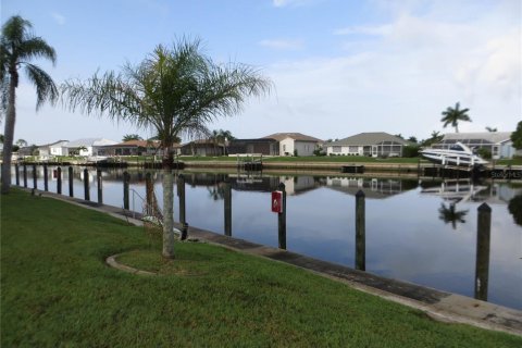 Copropriété à vendre à Punta Gorda, Floride: 2 chambres, 129.88 m2 № 1352888 - photo 18