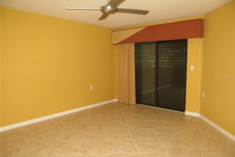 Condo in Punta Gorda, Florida, 2 bedrooms  № 1352888 - photo 11