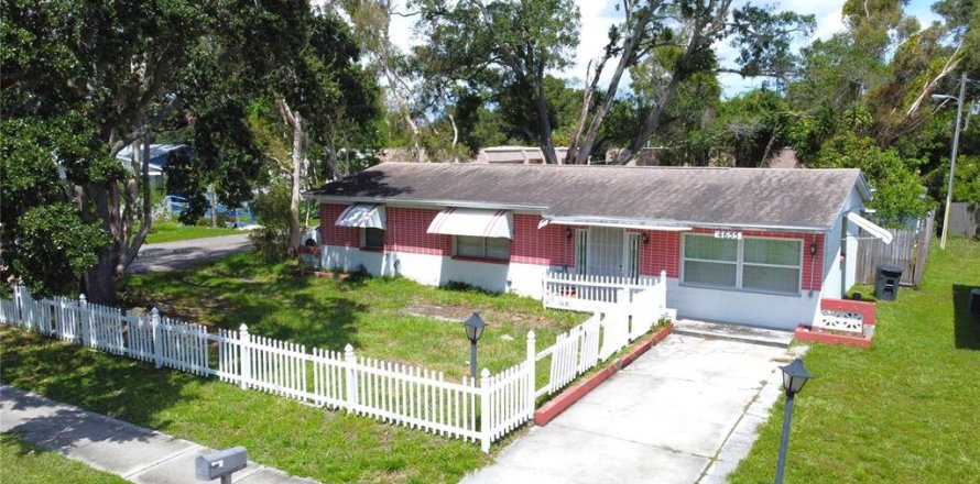 House in Pinellas Park, Florida 3 bedrooms, 95.88 sq.m. № 1352821