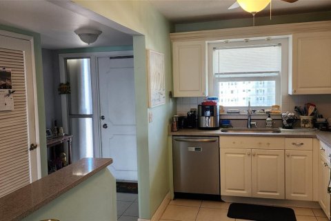 Condo in Pompano Beach, Florida, 2 bedrooms  № 1035902 - photo 17