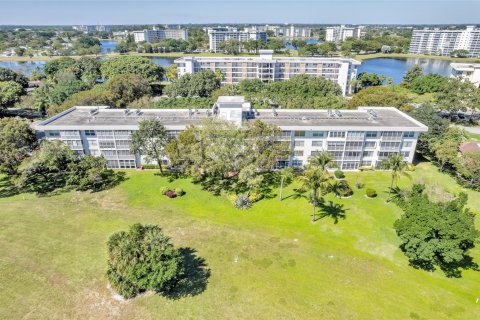 Copropriété à vendre à Pompano Beach, Floride: 2 chambres, 106.84 m2 № 1026934 - photo 20