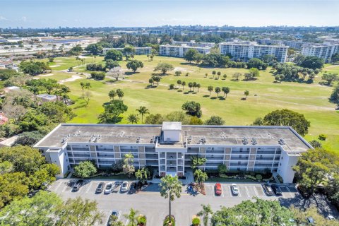 Copropriété à vendre à Pompano Beach, Floride: 2 chambres, 106.84 m2 № 1026934 - photo 21