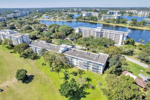 Copropriété à vendre à Pompano Beach, Floride: 2 chambres, 106.84 m2 № 1026934 - photo 1