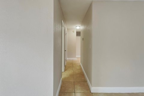 Casa en venta en North Lauderdale, Florida, 4 dormitorios, 112.13 m2 № 1225893 - foto 7