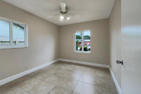 Casa en venta en North Lauderdale, Florida, 4 dormitorios, 112.13 m2 № 1225893 - foto 17