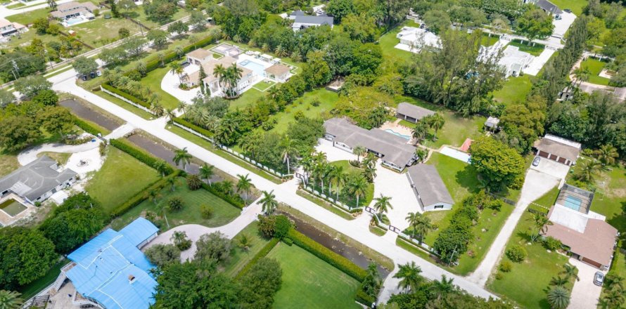 Villa ou maison à Southwest Ranches, Floride 6 chambres, 560.67 m2 № 1228830