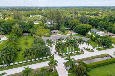 House in Southwest Ranches, Florida 6 bedrooms, 560.67 sq.m. № 1228830 - photo 13