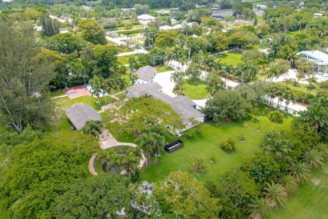 House in Southwest Ranches, Florida 6 bedrooms, 560.67 sq.m. № 1228830 - photo 11