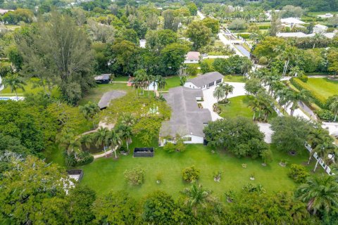 Villa ou maison à vendre à Southwest Ranches, Floride: 6 chambres, 560.67 m2 № 1228830 - photo 10