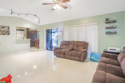 Townhouse in Pembroke Pines, Florida 2 bedrooms, 81.85 sq.m. № 1222686 - photo 15