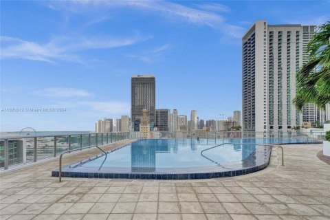 Condo in Miami, Florida, 1 bedroom  № 1270987 - photo 25