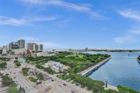 Condominio en venta en Miami, Florida, 1 dormitorio, 113.34 m2 № 1270987 - foto 10