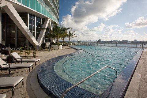 Condo in Miami, Florida, 1 bedroom  № 1270987 - photo 2