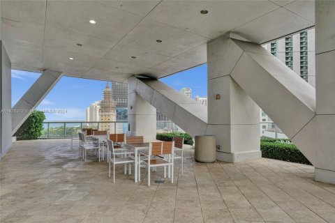 Condo in Miami, Florida, 1 bedroom  № 1270987 - photo 18