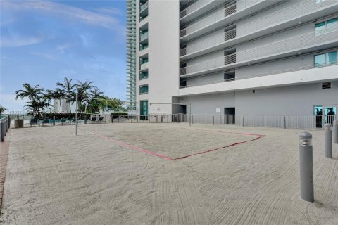 Condo in Miami, Florida, 1 bedroom  № 1270987 - photo 15