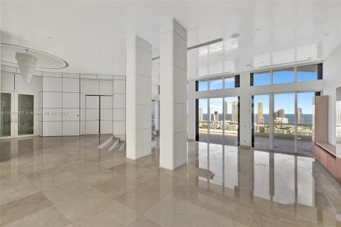 Condominio en venta en Aventura, Florida, 6 dormitorios, 845.41 m2 № 1396242 - foto 27