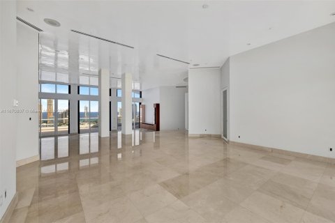 Condominio en venta en Aventura, Florida, 6 dormitorios, 845.41 m2 № 1396242 - foto 25